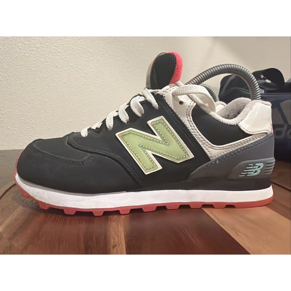 New Balance 574 Glacial Pack Black Women's Size 7.5 Sneaker WL574SLZ